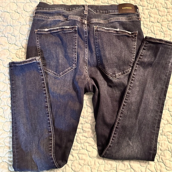 Express - Picture 2 of 8